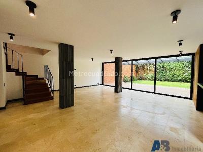 Casa de 3 alcobas en arriendo en El Escobero, Envigado, 310 m² · foto 8 de 20