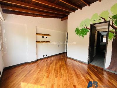 Casa de 3 alcobas en arriendo en El Escobero, Envigado, 310 m² · foto 15 de 20