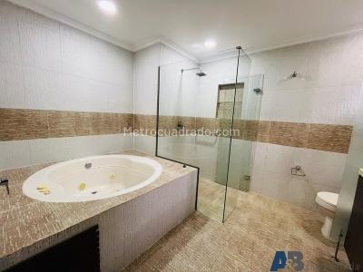 Casa de 4 alcobas en venta en El Salado, Envigado, 400 m² · foto 11 de 20