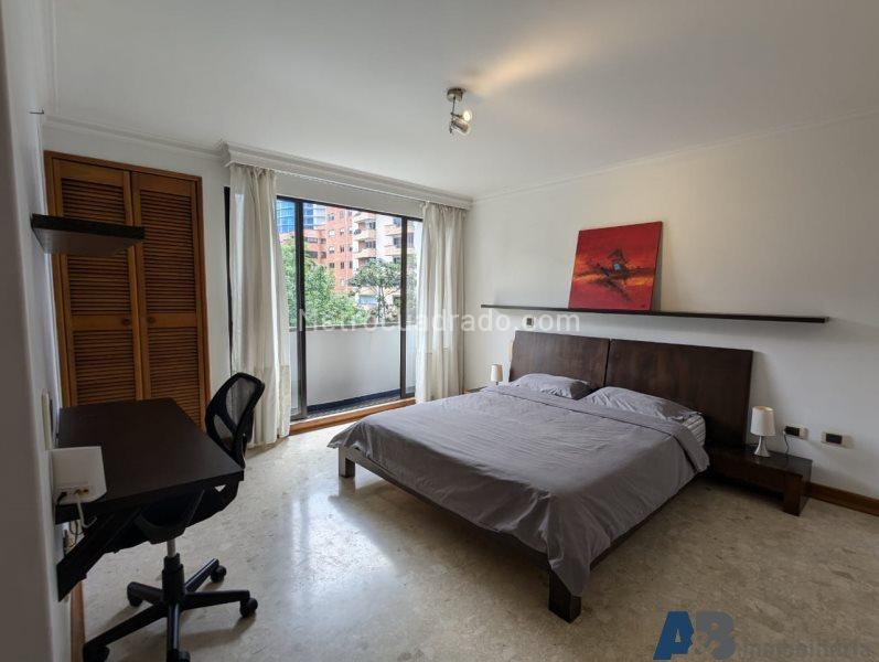 Spacious 4BR Apartment in Castropol, El Poblado - 2