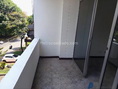 Apartamento de 5 alcobas en arriendo en Santa Monica, Medellín, 440 m² · foto 3 de 20