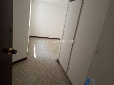 Apartamento de 5 alcobas en arriendo en Santa Monica, Medellín, 440 m² · foto 9 de 20