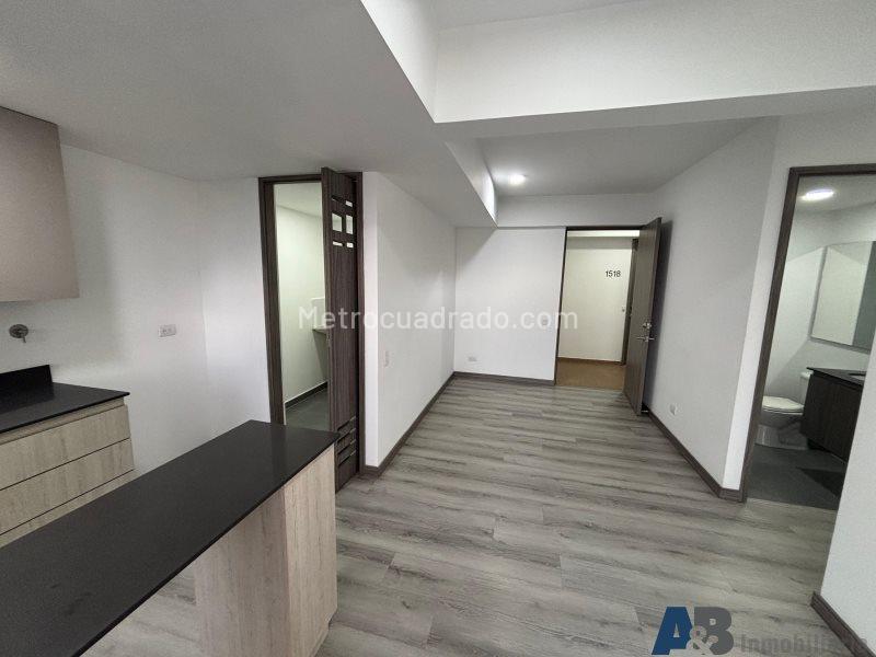 3BR Apartment in Las Palmas with Balcony & Visitor Parking - 5