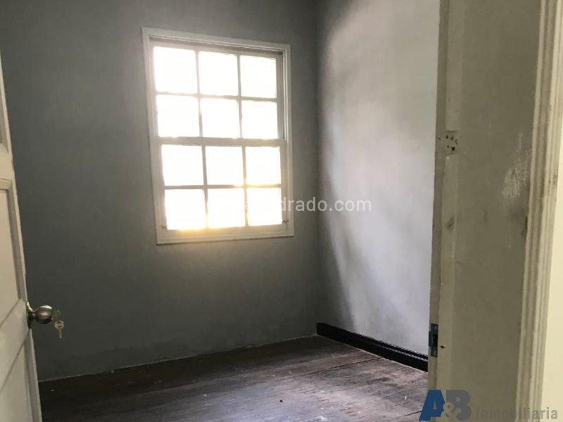 Commercial 3BR House in Boston - 4