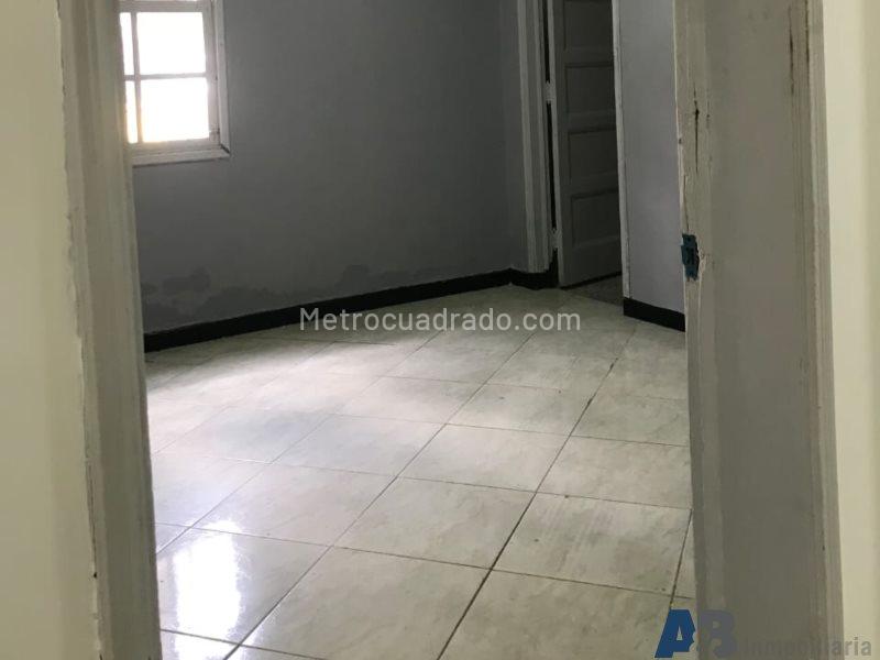 Commercial 3BR House in Boston - 6