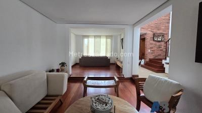 Casa de 4 alcobas en venta en El Poblado, Medellín, 406 m² · foto 2 de 20