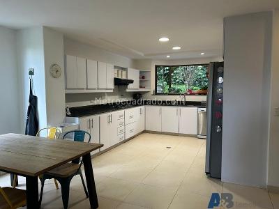 Casa de 4 alcobas en venta en El Poblado, Medellín, 406 m² · foto 18 de 20