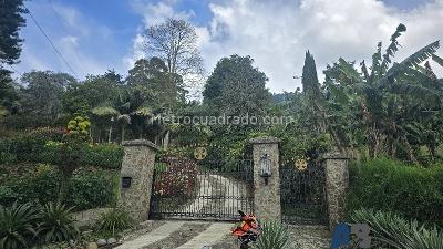 Country house for rent in Loma Del Chocho, Envigado