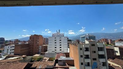 Apartamento de 3 alcobas en venta en Laureles, Medellín, 124 m² · foto 4 de 20