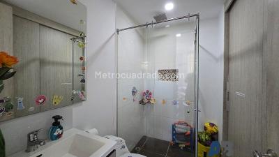 Apartamento de 3 alcobas en venta en Laureles, Medellín, 124 m² · foto 16 de 20