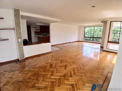 Apartamento de 3 alcobas en venta en El Poblado, Medellín, 200 m² · foto 2 de 20