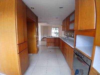 Apartamento de 3 alcobas en venta en El Poblado, Medellín, 200 m² · foto 7 de 20