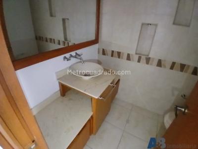 Apartamento de 3 alcobas en venta en El Poblado, Medellín, 200 m² · foto 10 de 20