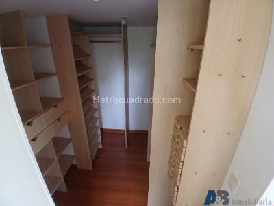 Apartamento de 3 alcobas en venta en El Poblado, Medellín, 200 m² · foto 13 de 20