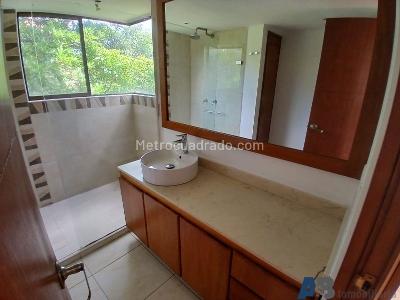 Apartamento de 3 alcobas en venta en El Poblado, Medellín, 200 m² · foto 14 de 20