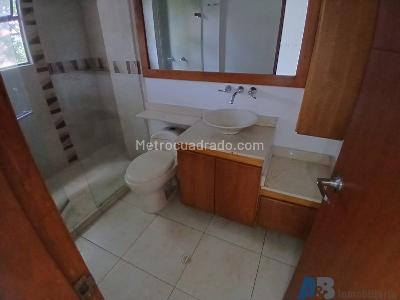 Apartamento de 3 alcobas en venta en El Poblado, Medellín, 200 m² · foto 17 de 20