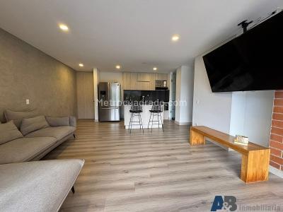 Apartamento de 2 alcobas en venta en Loma De Las Brujas, Envigado, 116 m² · foto 2 de 18
