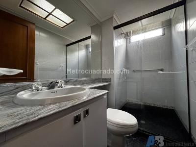 Apartamento de 4 alcobas en venta en El Poblado, Medellín, 145 m² · foto 19 de 20