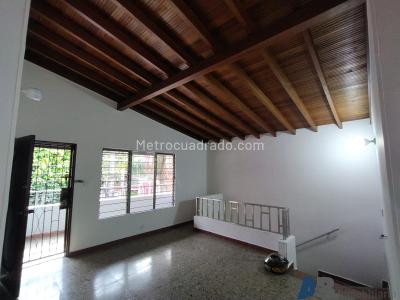 Casa de 3 alcobas en venta en Buenos Aires, Medellín, 220 m² · foto 2 de 20