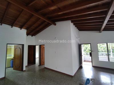 Casa de 3 alcobas en venta en Buenos Aires, Medellín, 220 m² · foto 3 de 20