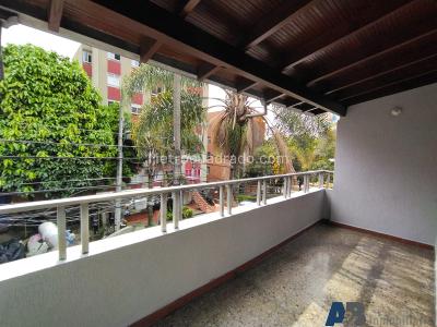 Casa de 3 alcobas en venta en Buenos Aires, Medellín, 220 m² · foto 4 de 20