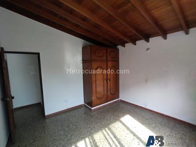 Casa de 3 alcobas en venta en Buenos Aires, Medellín, 220 m² · foto 9 de 20