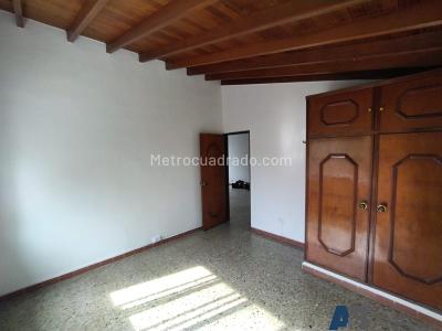 Casa de 3 alcobas en venta en Buenos Aires, Medellín, 220 m² · foto 10 de 20