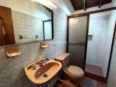 Casa de 3 alcobas en venta en Buenos Aires, Medellín, 220 m² · foto 11 de 20