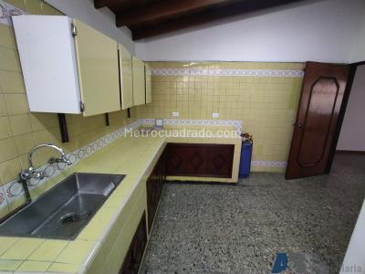 Casa de 3 alcobas en venta en Buenos Aires, Medellín, 220 m² · foto 13 de 20