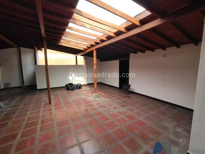 Casa de 3 alcobas en venta en Buenos Aires, Medellín, 220 m² · foto 17 de 20