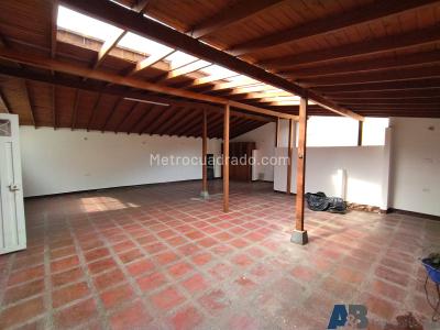 Casa de 3 alcobas en venta en Buenos Aires, Medellín, 220 m² · foto 18 de 20