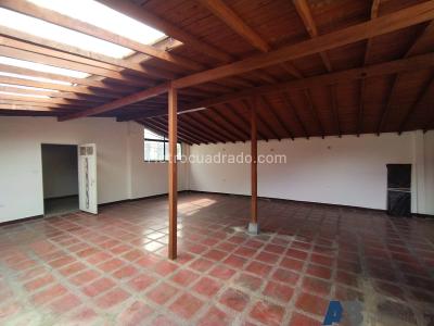 Casa de 3 alcobas en venta en Buenos Aires, Medellín, 220 m² · foto 19 de 20