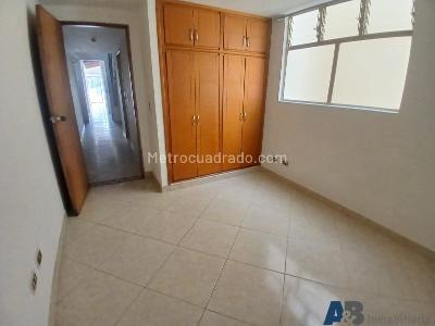 Apartamento de 4 alcobas en arriendo en El Velodromo, Medellín, 120 m² · foto 10 de 20