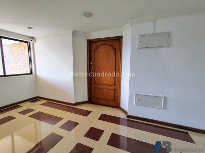 Apartamento de 4 alcobas en arriendo en El Poblado, Medellín, 195 m² · foto 2 de 20