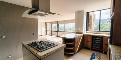 Apartamento de 4 alcobas en arriendo en El Poblado, Medellín, 195 m² · foto 6 de 20