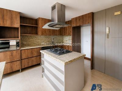 Apartamento de 4 alcobas en arriendo en El Poblado, Medellín, 195 m² · foto 7 de 20