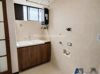 Apartamento de 4 alcobas en arriendo en El Poblado, Medellín, 195 m² · foto 15 de 20