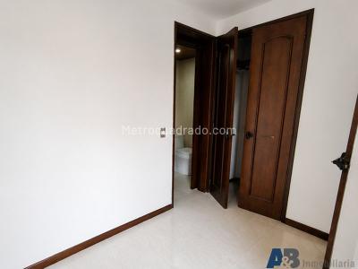 Apartamento de 4 alcobas en arriendo en El Poblado, Medellín, 195 m² · foto 17 de 20