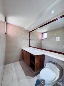 Apartamento de 4 alcobas en arriendo en El Poblado, Medellín, 150 m² · foto 15 de 20