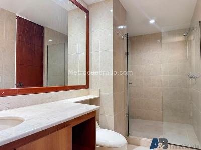 Apartamento de 4 alcobas en arriendo en El Poblado, Medellín, 150 m² · foto 18 de 20