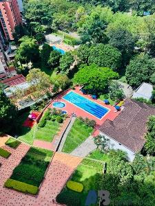 Apartamento de 4 alcobas en arriendo en El Poblado, Medellín, 150 m² · foto 19 de 20