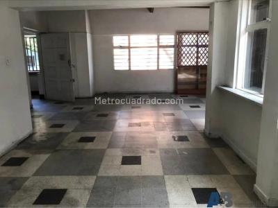 Apartamento de 4 alcobas en arriendo en Boston, Medellín, 170 m² · foto 5 de 8