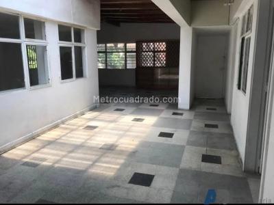 Apartamento de 4 alcobas en arriendo en Boston, Medellín, 170 m² · foto 6 de 8