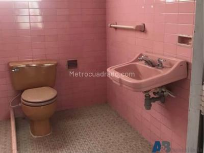Apartamento de 4 alcobas en arriendo en Boston, Medellín, 170 m² · foto 7 de 8
