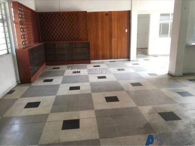 Apartamento de 4 alcobas en arriendo en Boston, Medellín, 170 m² · foto 8 de 8