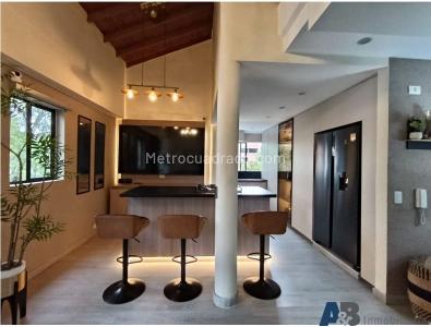 Apartamento de 4 alcobas en venta en El Poblado, Medellín, 105 m² · foto 2 de 14