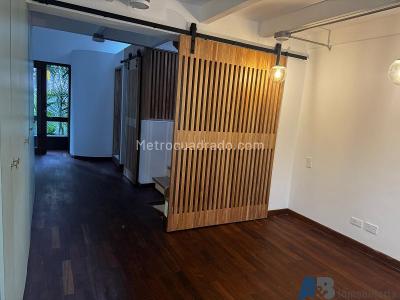 Casa de 2 alcobas en venta en El Poblado, Medellín, 90 m² · foto 2 de 15