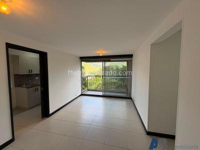 Apartamento de 2 alcobas en arriendo en La Castellana, Medellín, 64 m² · foto 2 de 17