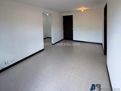 Apartamento de 2 alcobas en arriendo en La Castellana, Medellín, 64 m² · foto 3 de 17