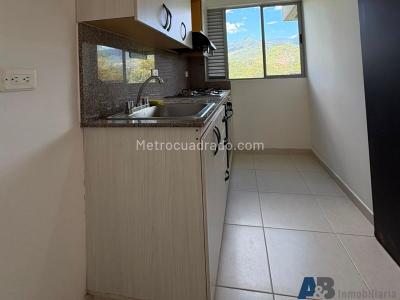 Apartamento de 2 alcobas en arriendo en La Castellana, Medellín, 64 m² · foto 6 de 17